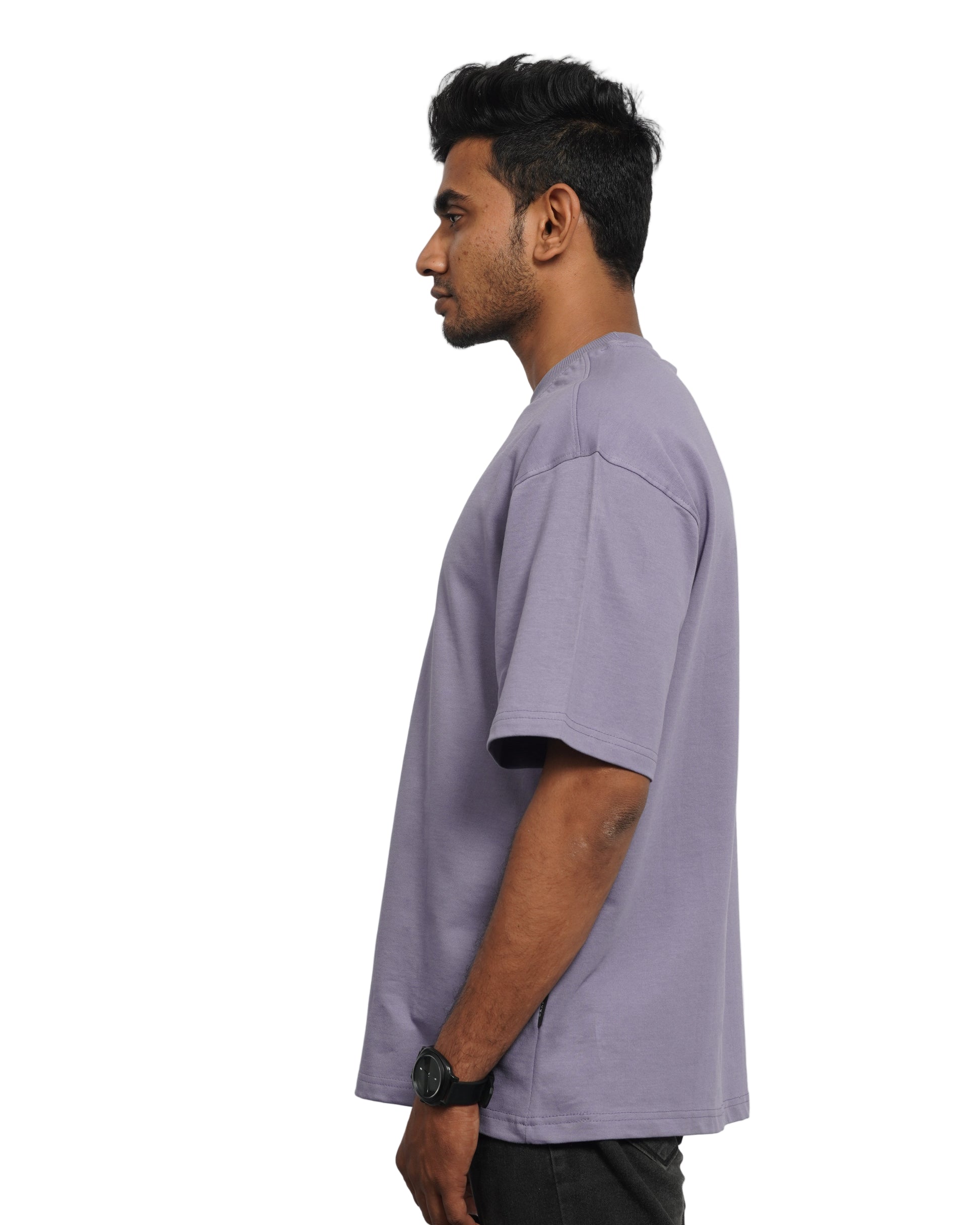 Man wearing a Lavender oversize t-shirt
